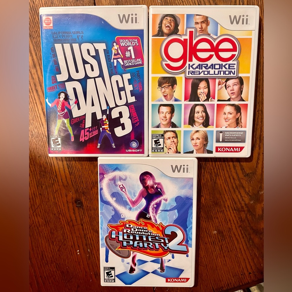 Lot Wii Just Dance 3, Glee Karaoke Revolution, Dance Revolution Hottest Party 2